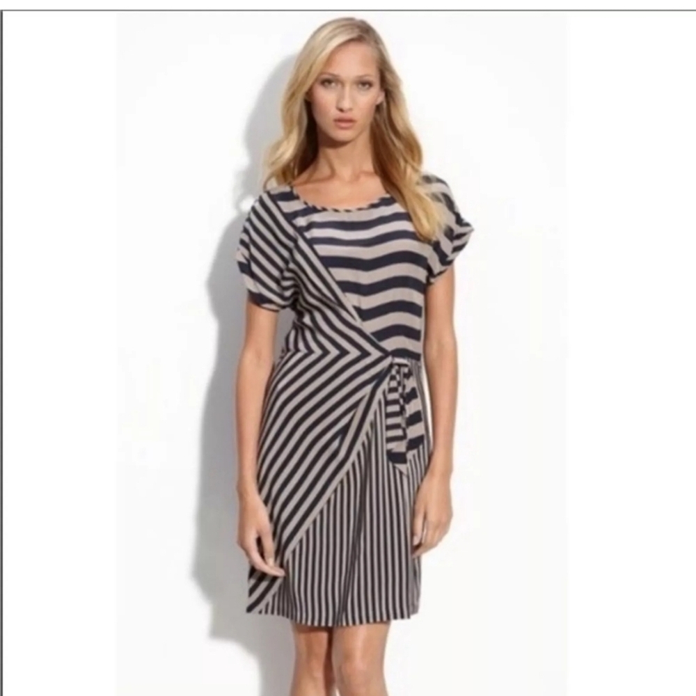 BCBGMAXAZRIA Giovanna Tan And Navy Stripped Silk Dress Size Medium NWT